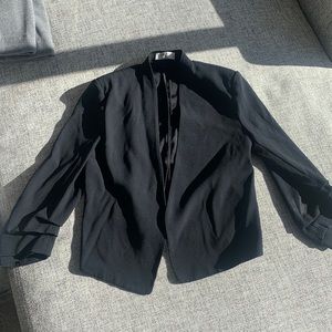 Babaton Cropped Blazer w/ Shoulder pad